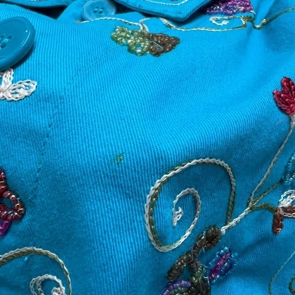 🦋 Vintage Beaded and Embroidered Butterfly and Flower Cotton Button-Up 🦋🌸 - Picture 6 of 10